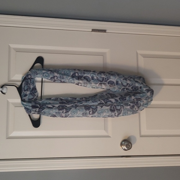 Infinity Scarf - Picture 1 of 3